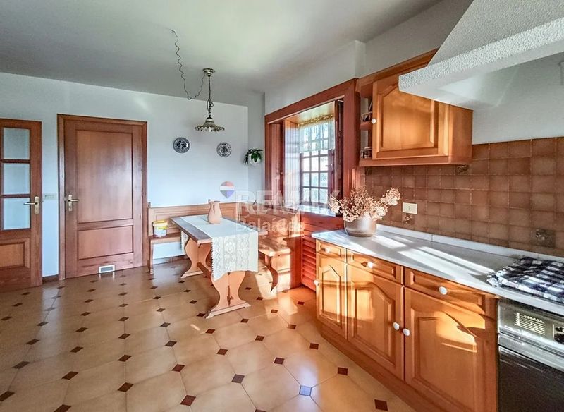 Foto 3f6a0d9b-8370-4df5-b4e2-3e1965f2c1a2. Casa amb calefacció aparcament piscina a Tui