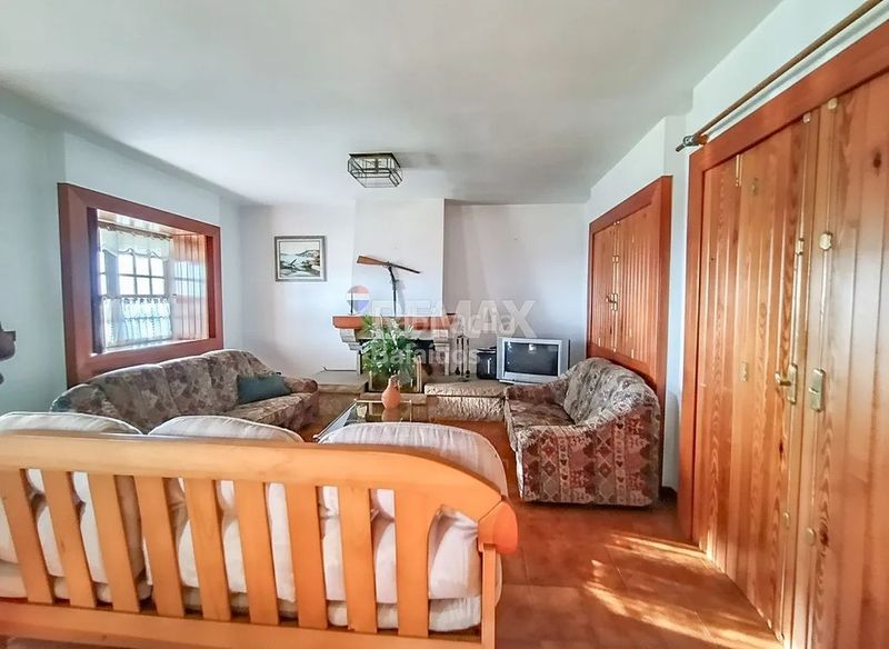 Foto 4bbbf0b8-069a-4fcd-9a0b-682186d3650d. Casa amb calefacció aparcament piscina a Tui