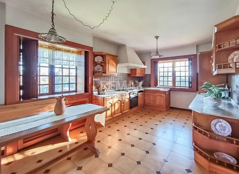 Foto b534a0b2-ca74-4856-a41c-e58fce8beb42. Casa amb calefacció aparcament piscina a Tui