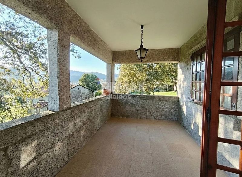 Foto b8279111-c5f1-4235-8459-6a1e99b1c8e2. Casa amb calefacció aparcament piscina a Tui