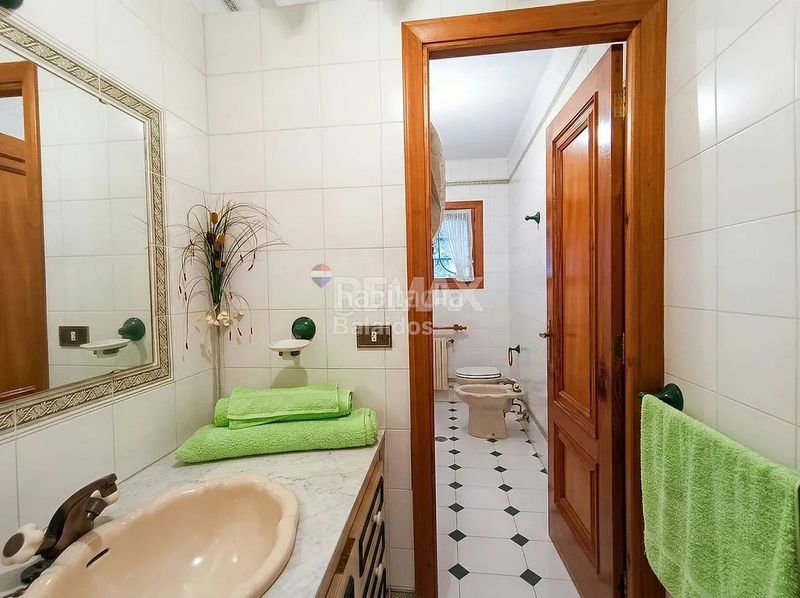 Foto e41ea40f-dcc7-40f1-b97e-b089a344e775. Casa amb calefacció aparcament piscina a Tui