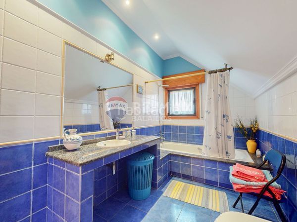 Foto 2ee0ad5d-4fb9-4cd0-99bc-6fa08b60383a. Xalet amb calefacció aparcament piscina a Gondomar