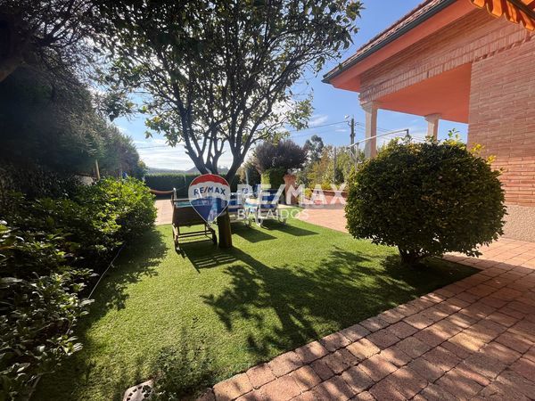 Foto 52f11550-81a5-4382-91b7-b3f276582da6. Xalet amb calefacció aparcament piscina a Gondomar