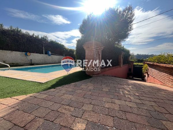 Foto fe147fd3-980c-4697-b85c-748d62529304. Xalet amb calefacció aparcament piscina a Gondomar