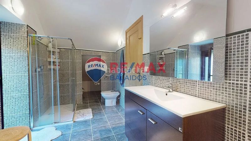 Foto 06a7a0a2-6976-4dee-a3bc-75bd733bc772. Casa amb xemeneia aparcament piscina a Ponteareas
