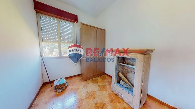 Foto 0b3c6d4c-a1e4-4f3c-b1df-74948e4231d2. Casa amb xemeneia aparcament piscina a Ponteareas