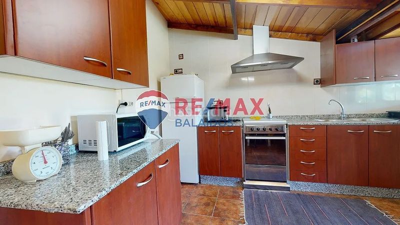 Foto 3d2088b6-5401-4502-8e07-601f161eb00f. Casa amb xemeneia aparcament piscina a Ponteareas