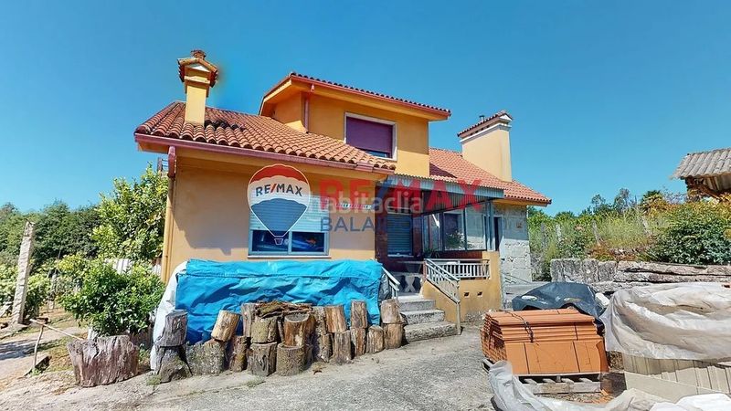 Foto cb1c547b-f613-454b-b76b-70d3b513b49c. Casa amb xemeneia aparcament piscina a Ponteareas