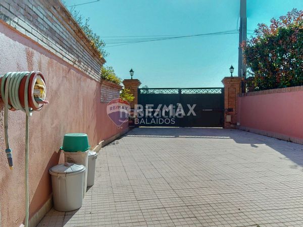 Foto 0b123913-d661-40fb-9454-c7ffc7d6e6fe. Casa amb xemeneia calefacció aparcament piscina a Gondomar