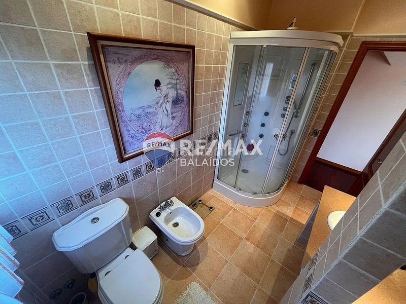 Foto 24699b79-b02e-462e-ba49-4536e9e03786. Casa amb xemeneia calefacció aparcament piscina a Gondomar