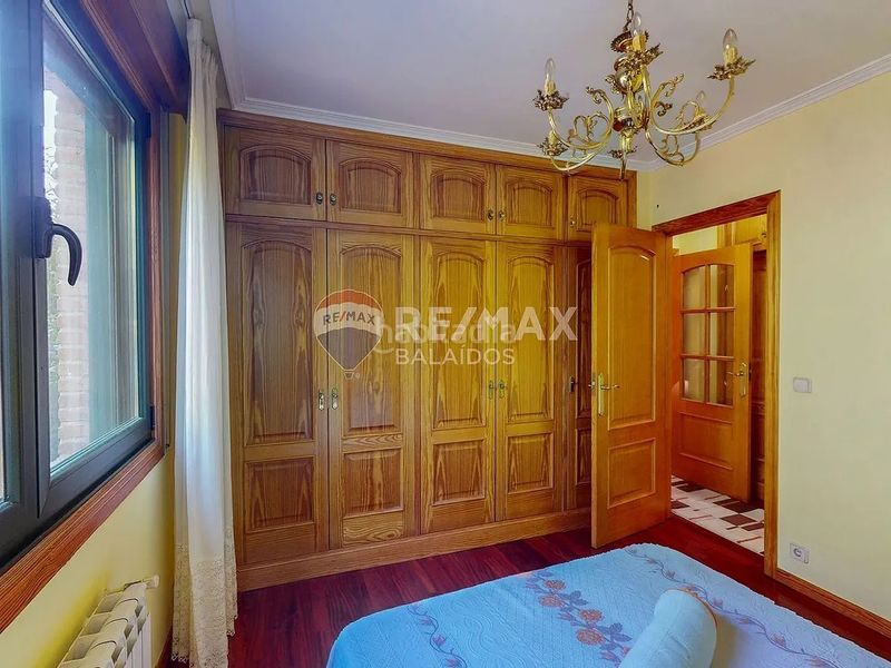 Foto 255511e2-8a4c-43ec-b79c-ff1c950b5d5a. Casa amb xemeneia calefacció aparcament piscina a Gondomar