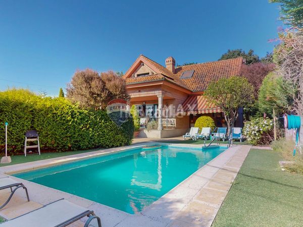 Foto 35a70637-7f1a-4751-9e95-46662d73686b. Casa amb xemeneia calefacció aparcament piscina a Gondomar