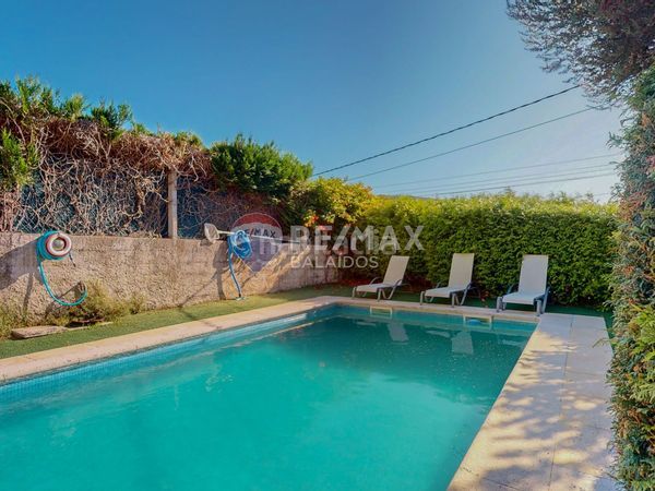 Foto 6236d506-132f-4ff8-abf7-99195c021430. Casa amb xemeneia calefacció aparcament piscina a Gondomar