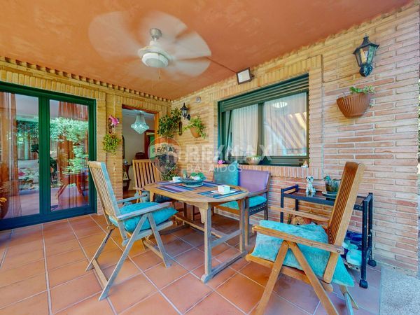 Foto a4d46b15-fc35-4d8a-9415-38a58c1fca8c. Casa amb xemeneia calefacció aparcament piscina a Gondomar