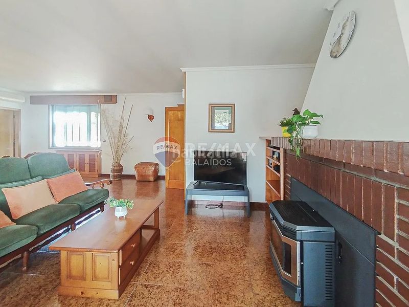 Foto c6913216-5146-4cd0-ab77-fe9cfad917f8. Casa amb xemeneia calefacció aparcament piscina a Tomiño