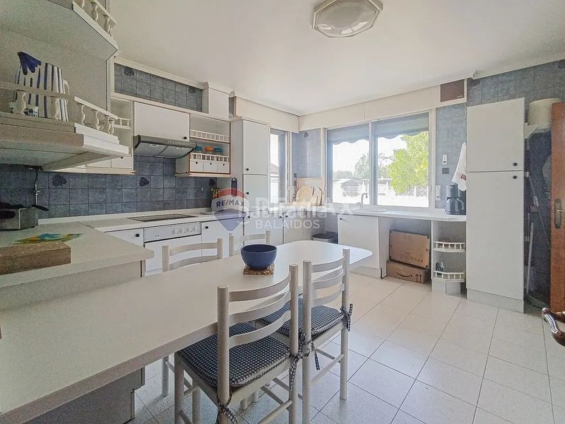 Foto d72abd54-62de-45d0-9ca0-9b5fa4c17ee4. Casa amb xemeneia calefacció aparcament piscina a Tomiño