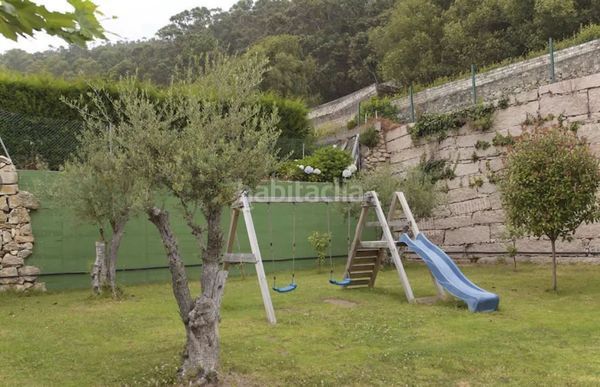 Foto a40e9371-527c-4cc0-afc9-f3f988c58edc. Edifici a Guarda (A)