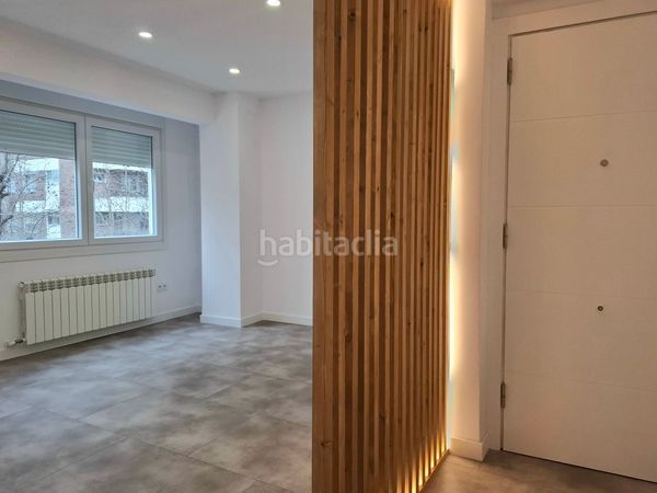 Foto dad0911e-86de-44c7-bfec-305ca22bf5f3. Pis amb calefacció a Plaza España - Corte Inglés Vigo