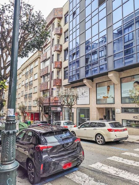 Foto 6463a1e0-2627-4142-9b9a-b1463a0ac63f. Pis amb calefacció aparcament a Plaza España - Corte Inglés Vigo