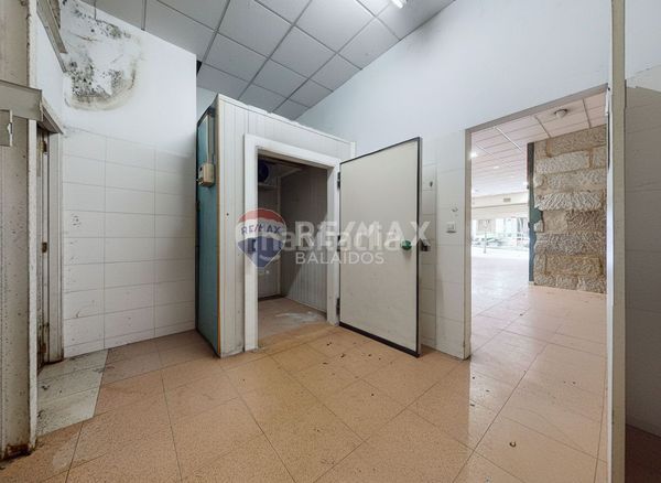 Foto 23d18160-3651-4093-8c19-e110f66aa0c1. Local comercial a Centro - Areal Vigo