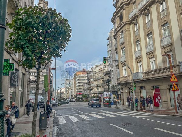 Foto 5c08d9a7-56d4-46e2-8b07-9d45dca02468. Local comercial a Centro - Areal Vigo