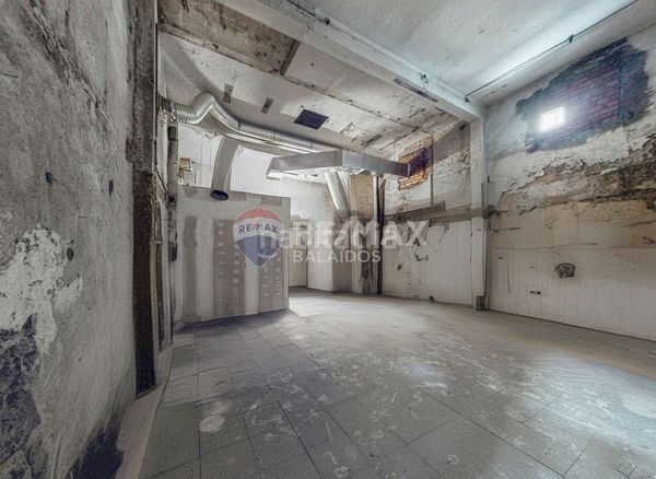 Foto 8c8f930b-0ec5-463a-9294-76f183b56420. Local comercial a Centro - Areal Vigo