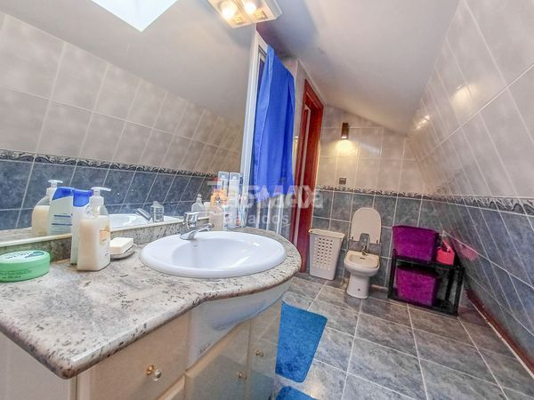 Foto a841365b-e301-47da-a8d8-e1abcdd2677e. Casa amb calefacció aparcament a Cañiza (A)