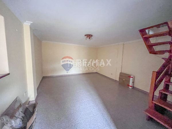 Foto 60f2df01-ad68-46e2-a62a-b67256f17e93. Casa a Lavadores Vigo