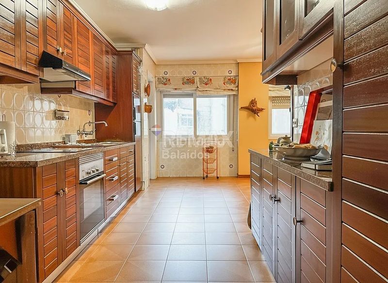 Foto d3cddffa-fa00-45bb-b3eb-56e877c3b024. Pis amb calefacció aparcament a Plaza España - Corte Inglés Vigo