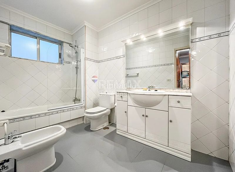 Foto bffe2e97-debc-4fb6-b73c-2fade438397b. Piso en Plaza España - Corte Inglés Vigo