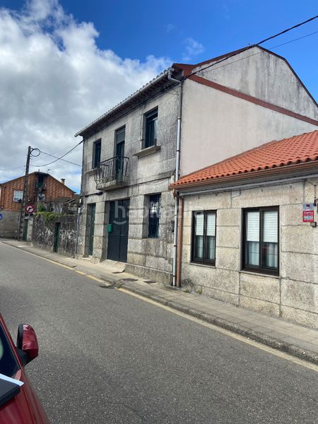 Foto 66682dd2-6a4b-42a0-be41-8cf8a46c0954. Casa adossada amb calefacció aparcament a Tui
