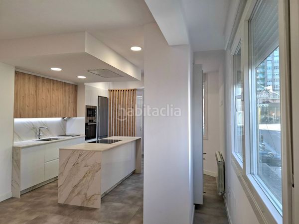 Foto cc2a7ba0-7b17-4eae-b3aa-532be194c5c0. Pis amb calefacció a Plaza España - Corte Inglés Vigo