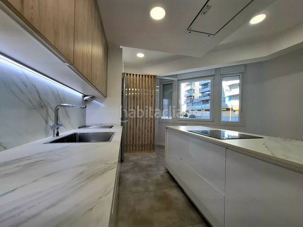 Foto f65511bc-4a7c-4884-ae09-4a4e3ff1f2a7. Pis amb calefacció a Plaza España - Corte Inglés Vigo