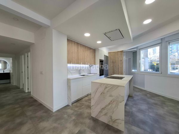 Foto 29f2e96d-b8f9-43c4-a095-4d79ab1dc0a8. Piso en Plaza España - Corte Inglés Vigo