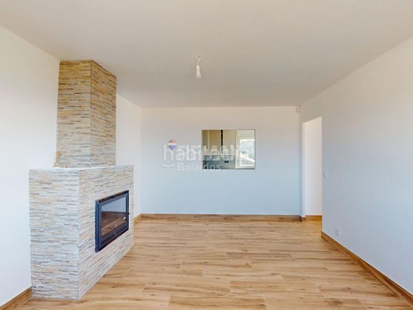 Foto 0b9f4df0-2f24-4883-b91a-b942017a0c34. Casa amb xemeneia calefacció a Oia