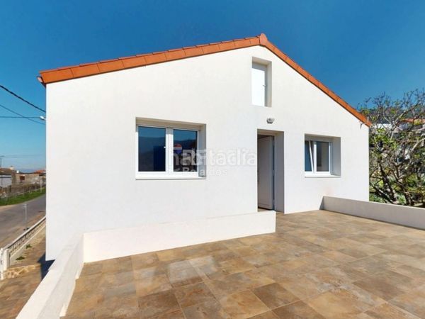 Foto cb55810e-0542-493f-8845-c68c55a0cd63. Casa amb xemeneia calefacció a Oia