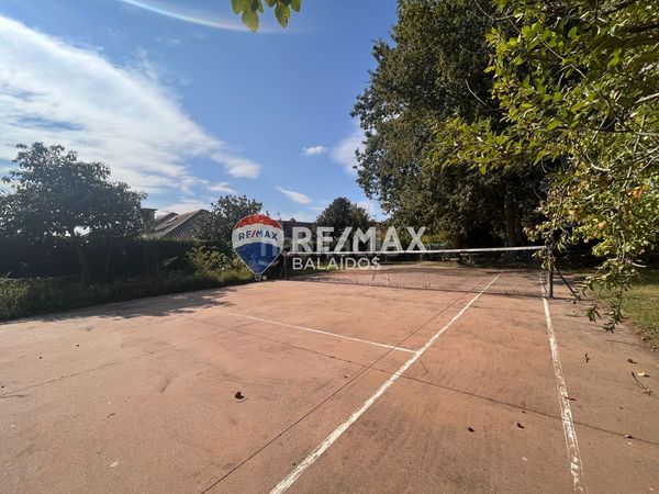 Foto 3de12e40-3fc8-446c-8c69-f46beca16edc. Casa amb xemeneia calefacció aparcament piscina a Gondomar