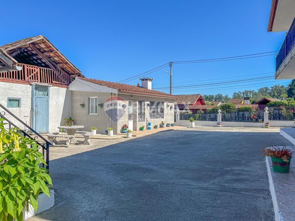 Foto 0964707c-fc87-4e69-b3e4-99cd0c422a1a. Casa amb calefacció aparcament a Ponteareas