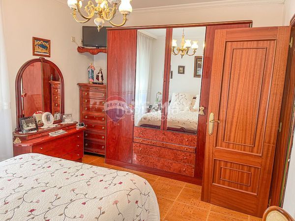 Foto 231f5764-06e6-46d2-908e-bf52ea39f1c0. Casa amb calefacció aparcament a Ponteareas