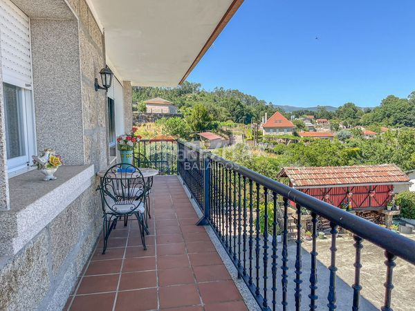 Foto 3aad4b1d-36cd-4b00-b3a9-8bce2c95f588. Casa amb calefacció aparcament a Ponteareas