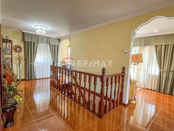 Foto 49e642a5-5a4d-4c5b-9014-9b49224fd5ff. Casa amb calefacció aparcament a Ponteareas