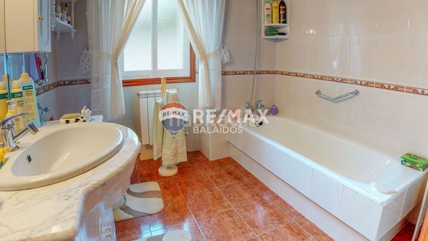 Foto 4b5c9b1e-709c-409d-87b9-9b78822b32b9. Casa amb calefacció aparcament a Ponteareas