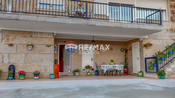 Foto 66109e67-bcad-43b1-ab45-260141cf6654. Casa amb calefacció aparcament a Ponteareas