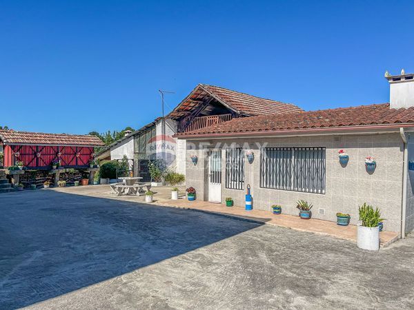 Foto 7a18d1fd-cc76-474e-bd17-84de9e8abff5. Casa amb calefacció aparcament a Ponteareas