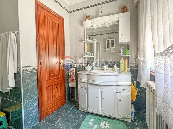 Foto a660a1f4-98b6-4ee3-8c12-7f544585b36f. Casa amb calefacció aparcament a Ponteareas