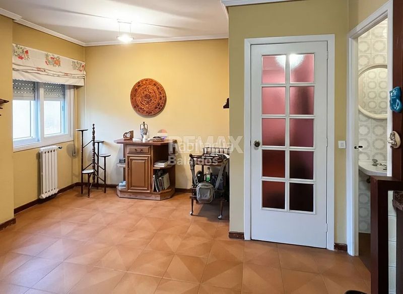 Foto 2531035e-9c9b-4a0a-8b02-9479bb6e9d75. Pis amb calefacció aparcament a Plaza España - Corte Inglés Vigo