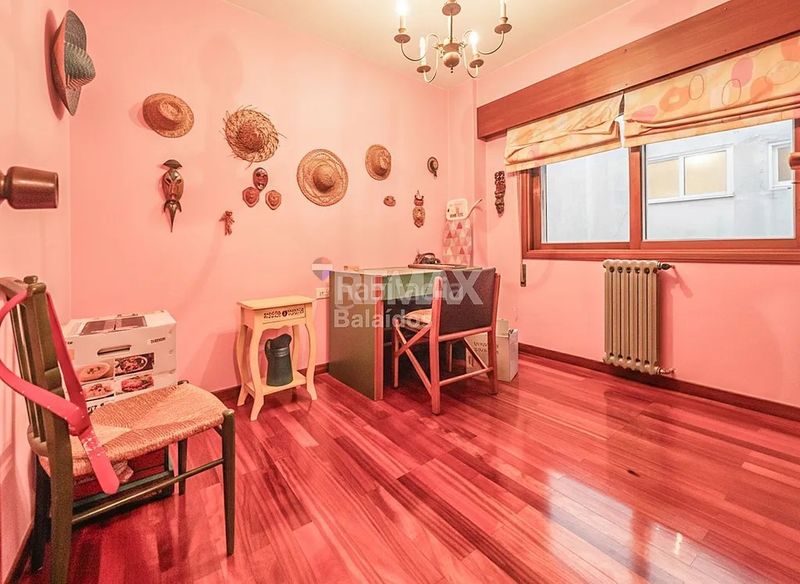 Foto 5cc9ec00-83f0-4100-9f4a-8b5e04861104. Pis amb calefacció aparcament a Plaza España - Corte Inglés Vigo