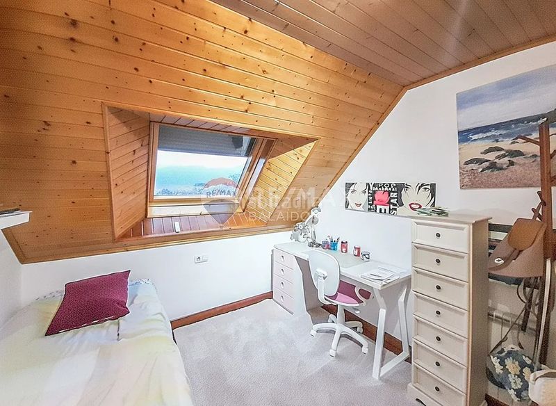 Foto 25c55a99-74d7-4fd0-a177-ca7cf711fa74. Pis amb calefacció aparcament a Ponteareas