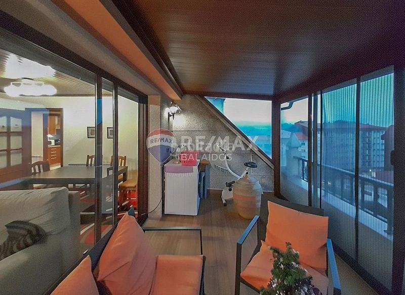 Foto 2be6ce2e-b351-4e6a-bfa8-7a76f5c3d341. Pis amb calefacció aparcament a Ponteareas