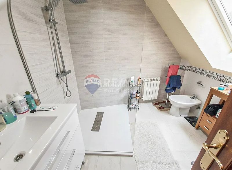 Foto df277b16-49e8-4132-85ed-fc50227120be. Pis amb calefacció aparcament a Ponteareas